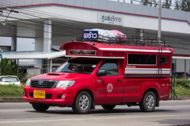 Chiangmai, Tayland - 24 Eylül 2018: Turuncu mini kamyon taksi chiangmai, şehir ve Phrao Prempracha bölge şirket arasında hizmet.