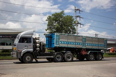 Chiangmai, Tayland - 25 Eylül 2018: Özel eski Nissan Ud damperli kamyon. Fotoğrafa yol no.1001 8 km şehir merkezine Chiangmai, Tayland.