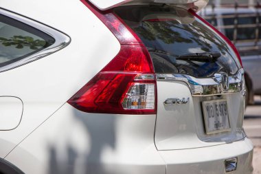 Chiangmai, Tayland - 25 Eylül 2018: Özel araba Honda Crv şehir Suv araba. Yol no.1001 Chiangmai şehir merkezine 8 km.