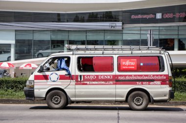 Chiangmai, Tayland - 25 Eylül 2018: Özel Toyota Hiace eski Van araba. Yol no.1001, Chiangmai şehir merkezine 8 km.