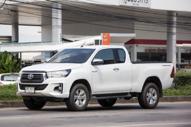 Chiangmai, Tayland - 25 Eylül 2018: Özel pikap kamyon yeni araba Toyota Hilux Revo Rocco. Yol no.1001, Chiangmai şehir merkezine 8 km.