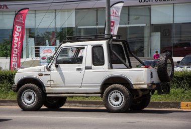 Chiangmai, Tayland - 25 Eylül 2018: Özel araba, Suzuki Caribian. Fotoğrafa yol no.1001 8 km şehir merkezine Chiangmai, Tayland.