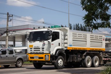Chiangmai, Tayland - 25 Eylül 2018: Özel Isuzu Damperli kamyon. Yol no.1001 Chiangmai iş alanı 8 km.