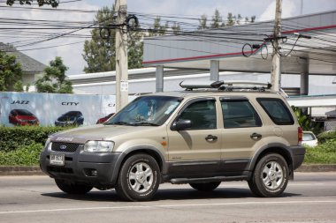 Chiangmai, Tayland - 25 Eylül 2018: Özel araba, Ford Escape, Suv otomobil kentsel Kullanıcı için. Fotoğraf Road Hayır 121 hakkında 8 km şehir merkezine Chiangmai, Tayland.