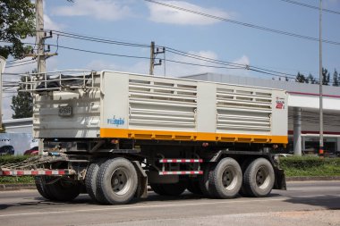 Chiangmai, Tayland - 25 Eylül 2018: Özel Isuzu Damperli kamyon. Yol no.1001 Chiangmai iş alanı 8 km.