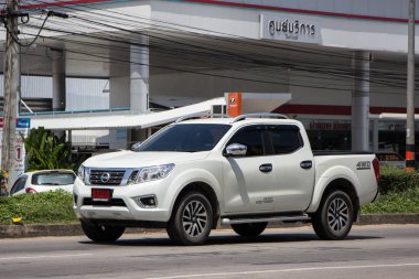 Chiangmai, Tayland - 25 Eylül 2018: Özel pikap araba, Nissan Navara. Yol no.1001, Chiangmai iş alanı 8 km.