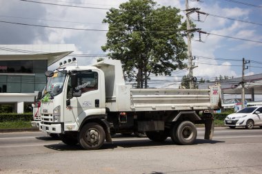 Chiangmai, Tayland - 25 Eylül 2018: Özel Isuzu Damperli kamyon. Yol no.1001 Chiangmai iş alanı 8 km.