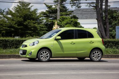 Chiangmai, Tayland - 25 Eylül 2018: Eko araba Nissan Mart. Yol no.1001 Chiangmai iş alanı 8 km.