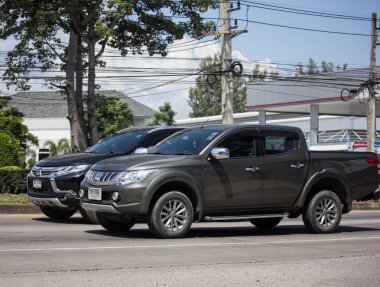 Chiangmai, Tayland - 27 Eylül 2018: Özel araba, Mitsubishi Triton kamyonet. Yol no.1001, Chiangmai iş alanı 8 km.