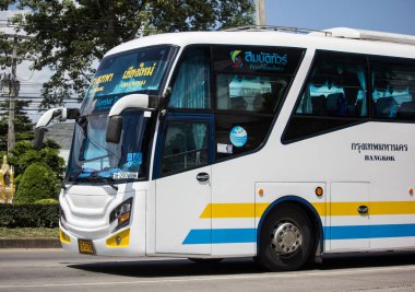 Chiangmai, Tayland - 27 Eylül 2018: Scania 15 metre Sombattour otobüs şirketi. Rota Bangkok ve Chiangmai. Fotoğrafa yol no.121 Chiangmai, Tayland.