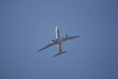 Chiangmai, Tayland - 27 Ekim 2018: Hs-Ter Airbus A330-300 Thaiairway. Bangkok'a Chiangmai Havaalanı'ndan çıkar.