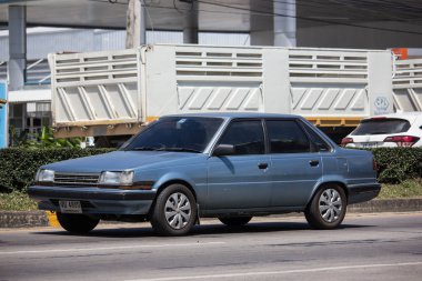 Chiangmai, Tayland - 27 Eylül 2018: Özel Old araba, Toyota Corona. Yol no.1001, Chiangmai iş alanı 8 km.