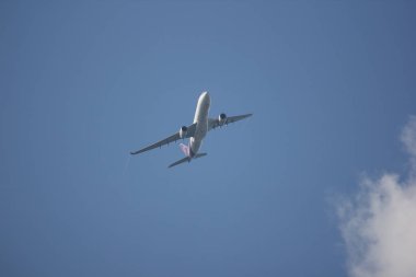 Chiangmai, Tayland - 27 Ekim 2018: Hs-Ter Airbus A330-300 Thaiairway. Bangkok'a Chiangmai Havaalanı'ndan çıkar.