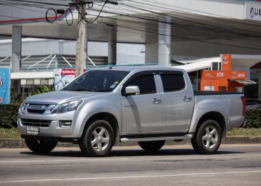Chiangmai, Tayland - 27 Eylül 2018: Özel Isuzu Dmax kamyonet. Yol no.1001 Chiangmai şehir merkezine 8 km.