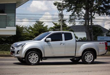 Chiangmai, Tayland - 27 Eylül 2018: Özel Isuzu Dmax kamyonet. Yol no.1001 Chiangmai şehir merkezine 8 km.