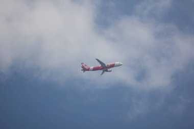 Chiangmai, Tayland - 30 Ekim 2018: Hs-Abw Airbus A320-200 Tay Airasia. Krabi için Chiangmai Havaalanı'ndan çıkar.