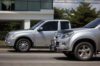 Chiangmai, Tayland - 27 Eylül 2018: Özel Isuzu Dmax kamyonet. Yol no.1001 Chiangmai şehir merkezine 8 km.