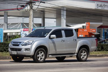 Chiangmai, Tayland - 27 Eylül 2018: Özel Isuzu Dmax kamyonet. Yol no.1001 Chiangmai şehir merkezine 8 km.