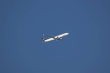 Chiangmai, Tayland - 4 Kasım 2018: Hs-Tbd Airbus A330-300 Thaiairway. Bangkok'a Chiangmai Havaalanı'ndan çıkar.