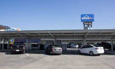 Chiangmai, Tayland - 5 Kasım 2018: Homepro süpermarket mağaza. Satış ürün ve bina inşaat. Sansai kentsel fringe chiangmai City konumda.