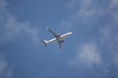 Chiangmai, Tayland - 30 Ekim 2018: Hs-Luw Boeing 737-800 Tay lionair havayolu şirketi. Bangkok'a Chiangmai Havaalanı'ndan çıkar.