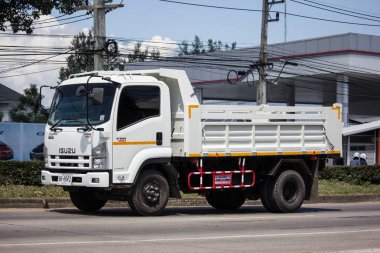 Chiangmai, Tayland - 27 Eylül 2018: Özel Isuzu Damperli kamyon. Yol no.1001 Chiangmai iş alanı 8 km.