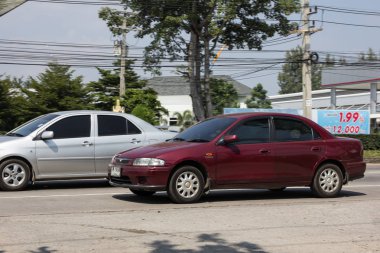Chiangmai, Tayland - 5 Ekim 2018: Özel eski araba Mazda 323 Astina. Fotoğraf Road Hayır 1001 hakkında 8 km şehir merkezine Chiangmai, Tayland.