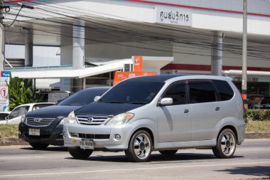 Chiangmai, Tayland - 28 Eylül 2018: Özel Toyota Avanza araba. Mini Suv araç Urbun Kullanıcı için. Yol no.121 şehir merkezine Chiangmai Tayland hakkında 8 km, fotoğraf.
