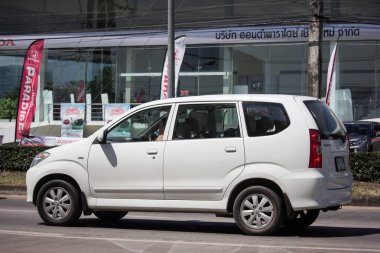 Chiangmai, Tayland - 28 Eylül 2018: Özel Toyota Avanza araba. Mini Suv araç Urbun Kullanıcı için. Yol no.121 şehir merkezine Chiangmai Tayland hakkında 8 km, fotoğraf.