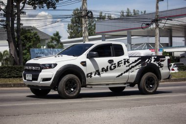 Chiangmai, Tayland - 28 Eylül 2018: Özel pikap araba, Ford Ranger. Yol no.1001, Chiangmai şehir merkezine 8 km.