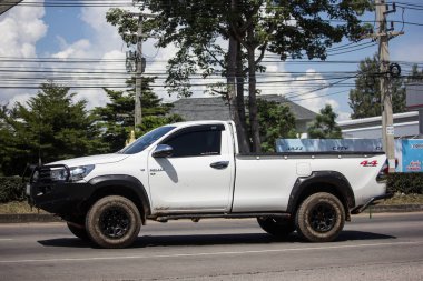 Chiangmai, Tayland - 28 Eylül 2018: Özel pikap kamyon araba Toyota Hilux Revo. Yol no.1001, Chiangmai şehir merkezine 8 km.