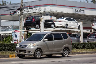 Chiangmai, Tayland - 28 Eylül 2018: Özel Toyota Avanza araba. Mini Suv araç Urbun Kullanıcı için. Yol no.121 şehir merkezine Chiangmai Tayland hakkında 8 km, fotoğraf.