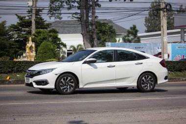 Chiangmai, Tayland - 8 Ekim 2018: Özel Sedan araba Honda Automobil, Onuncu nesil Honda Civic. Yol no.1001 Chiangmai iş alanı 8 km.
