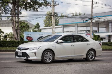 Chiangmai, Tayland - 30 Ekim 2018: Özel araba Toyota Camry. Yol no.1001 Chiangmai iş alanı 8 km.