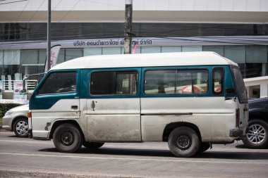 Chiangmai, Tayland - 30 Ekim 2018: Özel eski Isuzu dostum van. Fotoğrafa yol no.1001 8 km şehir merkezine, Tayland.