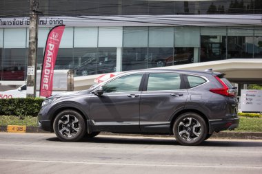 Chiangmai, Tayland - 30 Ekim 2018: Özel araba Honda Crv şehir Suv araba. Yol no.1001 Chiangmai şehir merkezine 8 km.