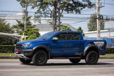Chiangmai, Tayland - 8 Kasım 2018: Özel pikap araba, Ford Ranger Raptor. Yol no.1001, Chiangmai şehir merkezine 8 km.