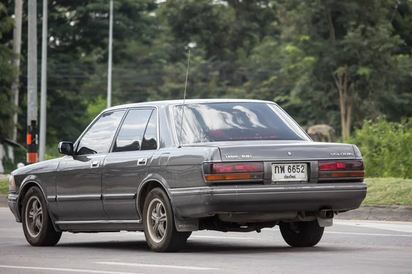 チェンマイ 2018 専用車 トヨタ クラウン 道路形 1001 チェンマイのビジネス エリアから — ストック写真