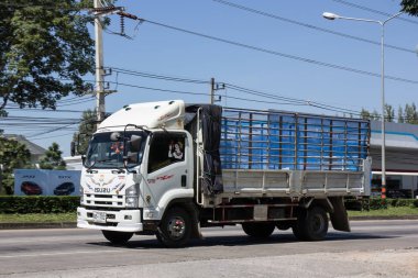 Chiangmai, Tayland - 5 Kasım 2018: Özel Isuzu kargo kamyon. Fotoğrafa yol no.1001 8 km şehir merkezine Chiangmai, Tayland.