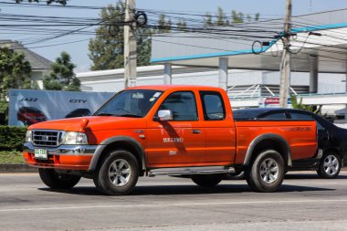 Chiangmai, Tayland - 5 Kasım 2018: Özel pikap araba, Ford Ranger. Yol no.1001, Chiangmai şehir merkezine 8 km.