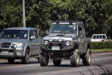 Chiangmai, Tayland - 6 Kasım 2018: Özel araba, Suzuki Caribian. Fotoğrafa yol no.1001 8 km şehir merkezine Chiangmai, Tayland.