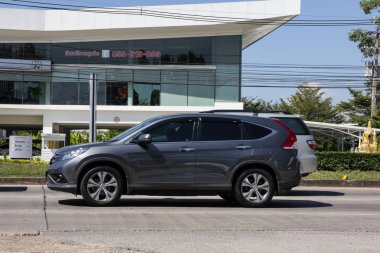 Chiangmai, Tayland - 5 Kasım 2018: Özel araba Honda Crv şehir Suv araba. Yol no.1001 Chiangmai şehir merkezine 8 km.