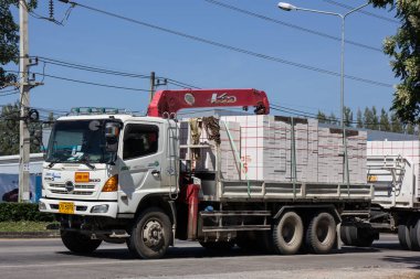 Chiangmai, Tayland - 5 Kasım 2018: Özel Hino kargo kamyon. Fotoğrafa yol no.1001 8 km şehir merkezine Chiangmai, Tayland.