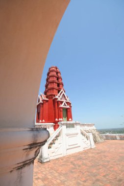 : Phetchaburi, Thailand - Şubat 22 2010: Khao Wang veya Phra Nakhon Khiri Historical Park, Phetchaburi provine, Tayland dağda eski sarayının.