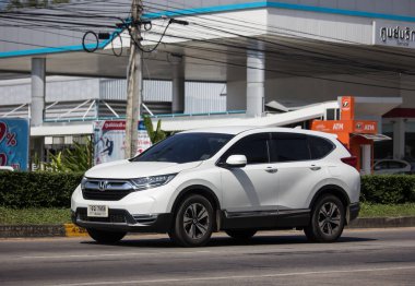 Chiangmai, Tayland - 8 Kasım 2018: Özel araba Honda Crv şehir Suv araba. Yol no.1001 Chiangmai şehir merkezine 8 km.
