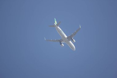 Chiangmai, Tayland - 18 Kasım 2018: B-1807 Airbus A320-200 bahar hava yolları. Shianghai için Chiangmai çıkar.