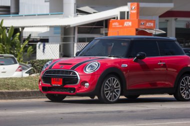 Chiangmai, Tayland - 23 Kasım 2018: Özel araba Mini cooper. Yol no.1001 Chiangmai iş alanı 8 km.