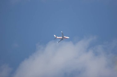 Chiangmai, Tayland - 26 Kasım 2018: Boeing 737-800 baran havayolları. Jinghong için Chiangmai Havaalanı'ndan çıkar.