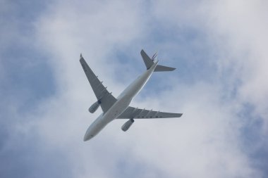 Chiangmai, Tayland - 24 Kasım 2018: B-5936 Airbus A330-200 Çin Doğu havayolu şirketi. Şanghay'a Chiangmai Havaalanı'ndan çıkar.