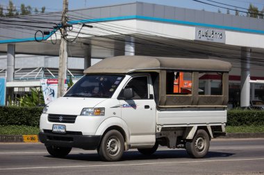 Chiangmai, Tayland - 15 Kasım 2018: Özel Suzuki Carry al araba. Fotoğraf Road'da yok 121 hakkında 8 km şehir merkezine Chiangmai Tayland.